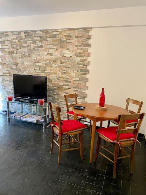 Charmant Appartement Renove Au Coeur Du Village Сен-Мартен-Везюби Экстерьер фото